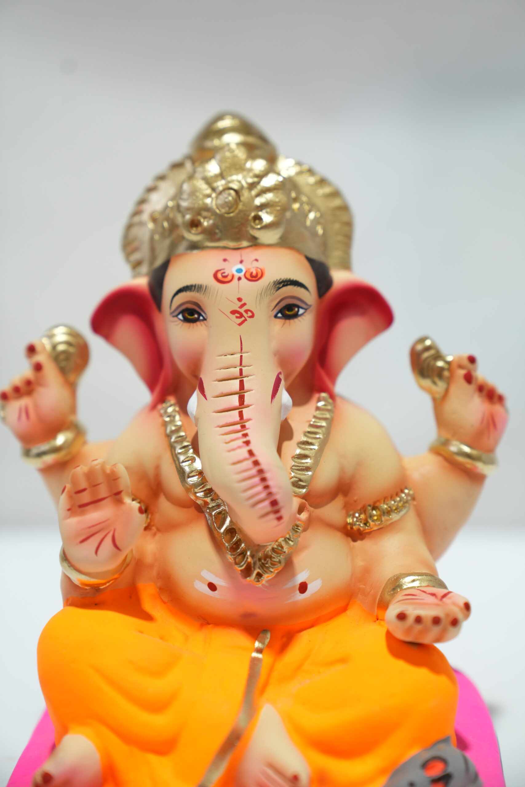 eco-friendly clay ganesh idol 8in - Image 3