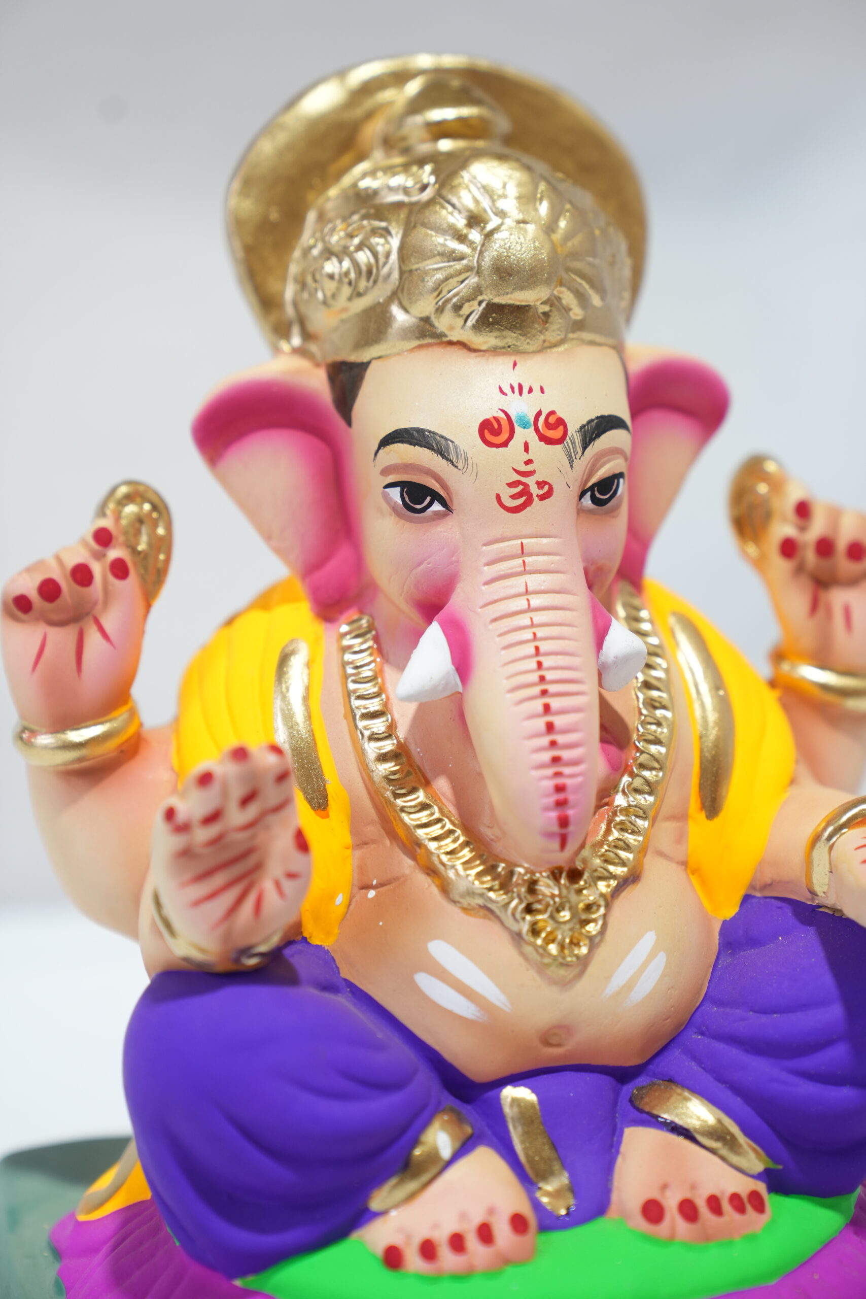eco-friendly clay ganesh idol 10in - Image 4