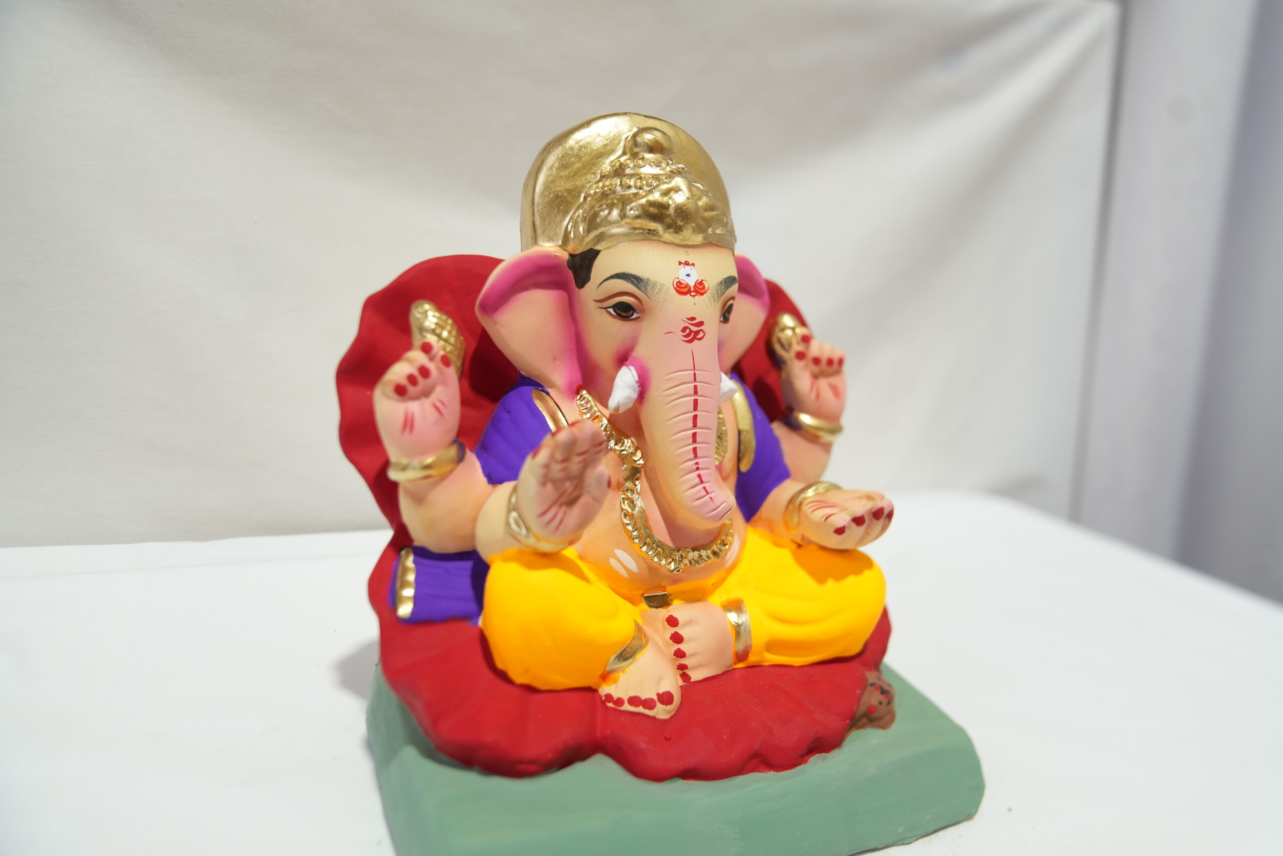 eco-friendly clay ganesh idol 10in - Image 4